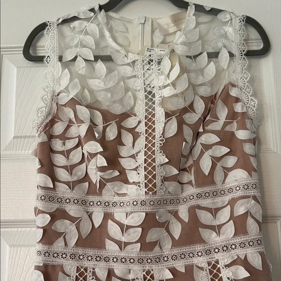 BRONX & BANCO Saba Leaf Appliqué Lace Midi Dress in White Size Medium NWT - Picture 3 of 12